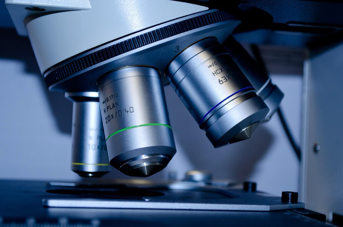 Vidraria de laboratório em teste químico