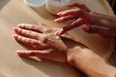 Sécheresse : guide pour restaurer une barrière cutanée abîmée