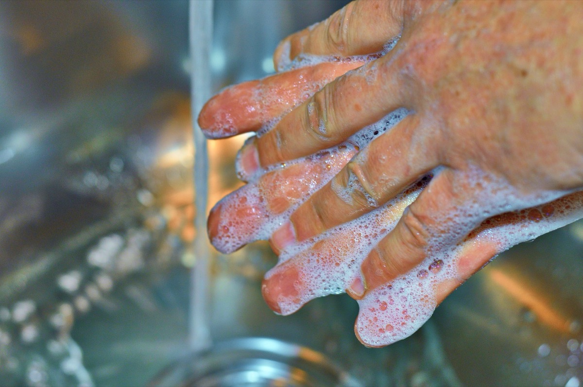 gespierde huid met pore-clarifying product